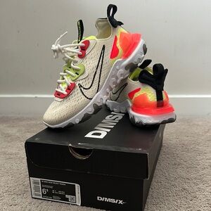 Nike NSW react vision women size 6.5